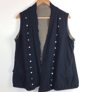 Parsley & Sage Open Sleeveless Reversible Cardigan